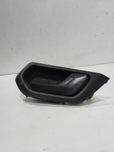 Maçaneta interna direito dianteiro freedo strada 2021 a 2022