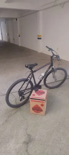 Bicicleta Caloi aluminum aro 26, 21 marchas.