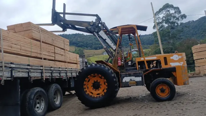 Empimaq empilhadeira carregadeira