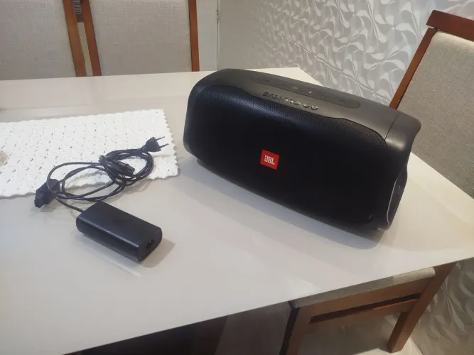 Caixa de Som JBL Bass Pro Go, Preta, Bluetooth, JBL Portátil, Potente.