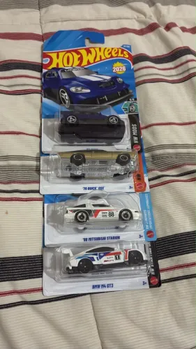4 unidades hot wheels sortidos (das fotos)