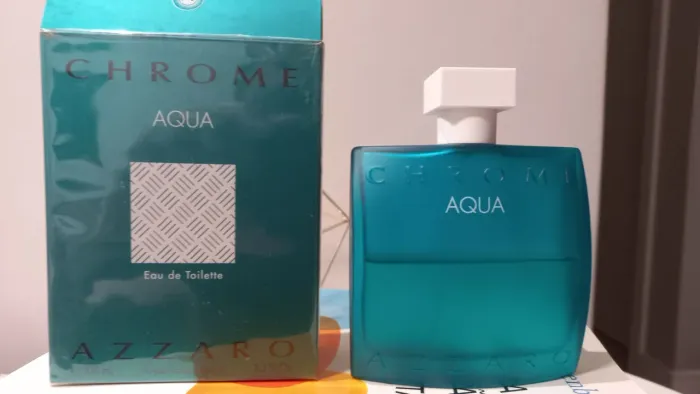 Vendo perfume original usado Azzaro Chrome Aqua frasco de 100 ml - com 50 ml de uso