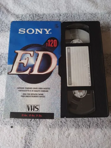 Fita cassete VHS Sony virgem em ótimas condições para uso 