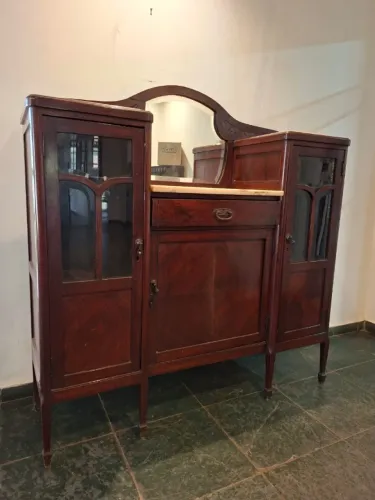 Cristaleira Antiguinha de Luxo