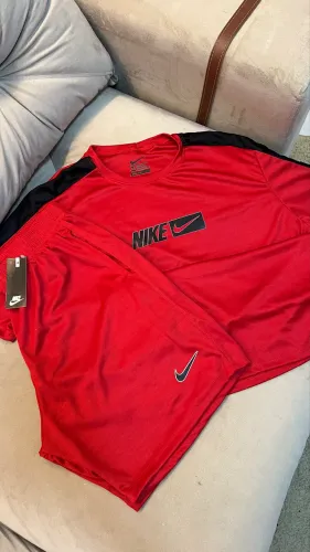 Conjuntos Dry Fit Nike e Adidas