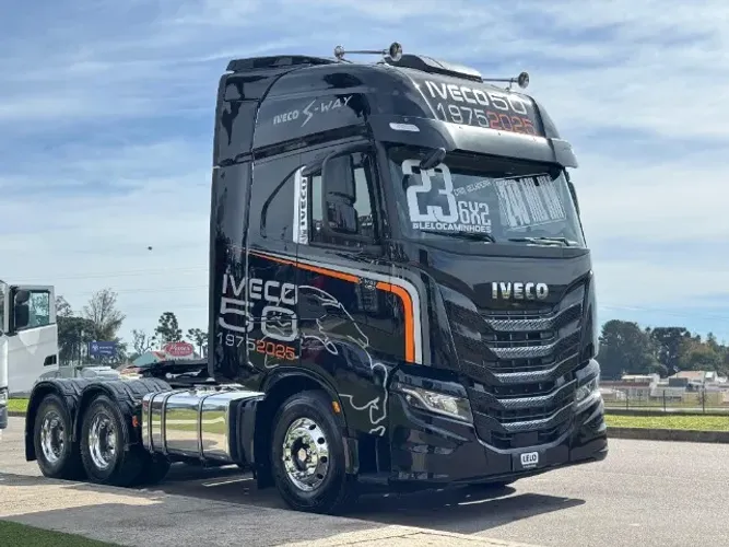 Iveco S-way 480 6x2 Ano 2023 Suspensão Mola Baixo Km único Dono