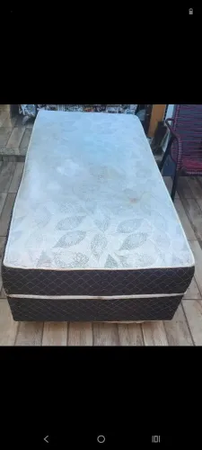 Cama junjulgada, está um pouco desfiada por isso vendendo mais barato