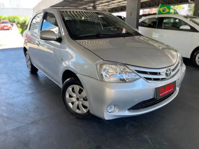 Toyota Etios XS 1.3 Flex 16V 5P Mec. 2013