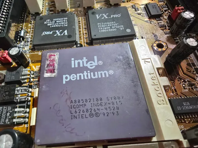 Kit Pentium 100 / 16MB / VGA / SB128