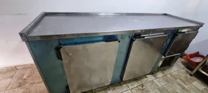 BALCÃO FRIGORÍFICO 3 PORTAS