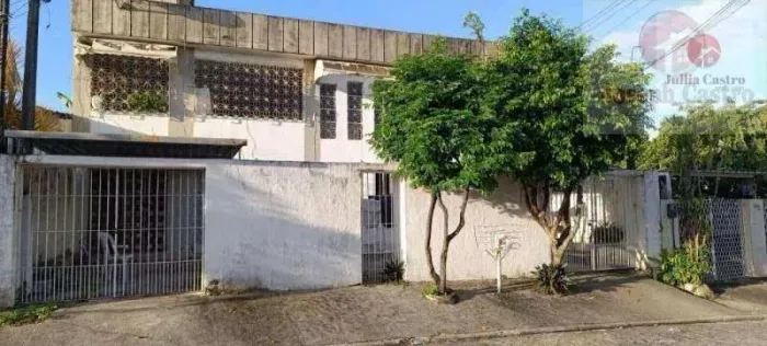 VENDO CASA COM 4 QUARTOS NO BAIRRO DE CAJUEIRO / RECIFE