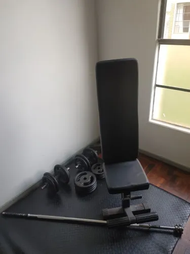 Kit academia (anilhas, barras, banco, tapete emborrachado)