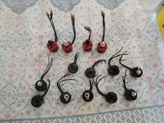 motores para drone race. 10 motores emax e 4 motores genéricos leia o anuncio