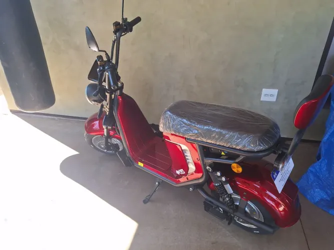 Moto elétrica Moby 1000w, zero km.