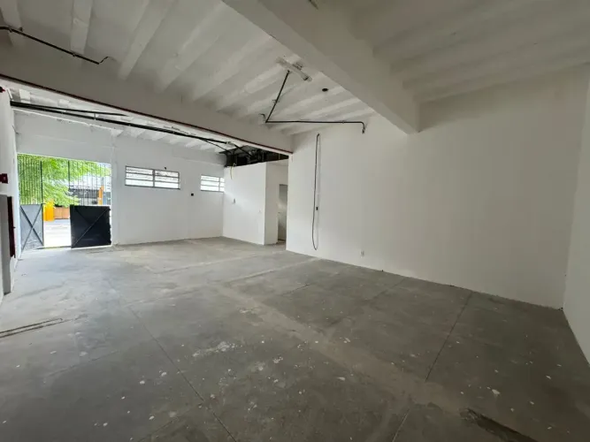 Salas Comerciais para Locação na Rua Alberto Magno  Espaço Versátil e Bem Localizado!