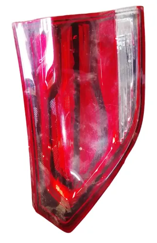 Lanterna Traseira Direita Tracker 2020 a 2025 (mala) S/ Led