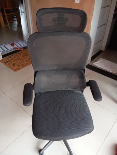 Vendo cadeira de escritório ou jogos em perfeito estado só um mês de uso