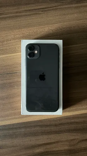 iPhone 11 126gb recondicionado ( bateria e ajuste na placa) tela e vidros originais.