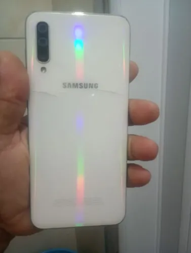 Vende se celular a 50