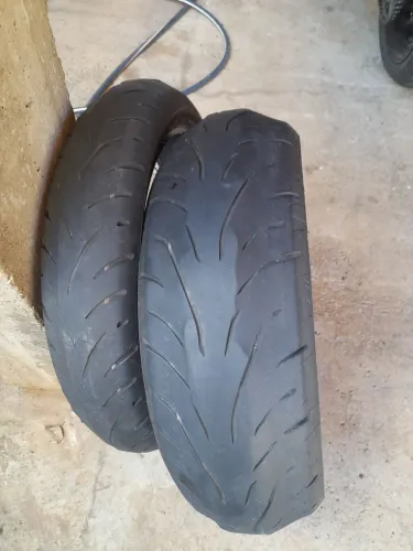 Pneu para moto brigstone
