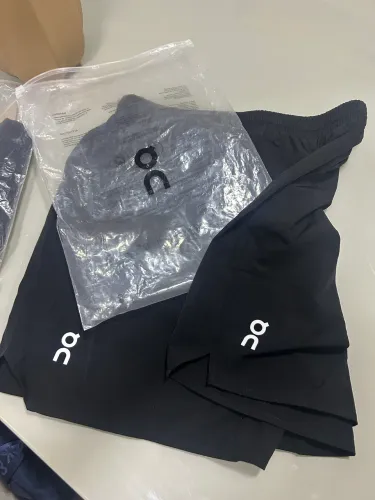 Short / bermuda On Cloud 5? Core Shorts tam. G Preto.