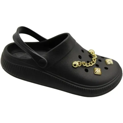 Clog Moleca Furos Apliques Personalizáveis Macia Feminina