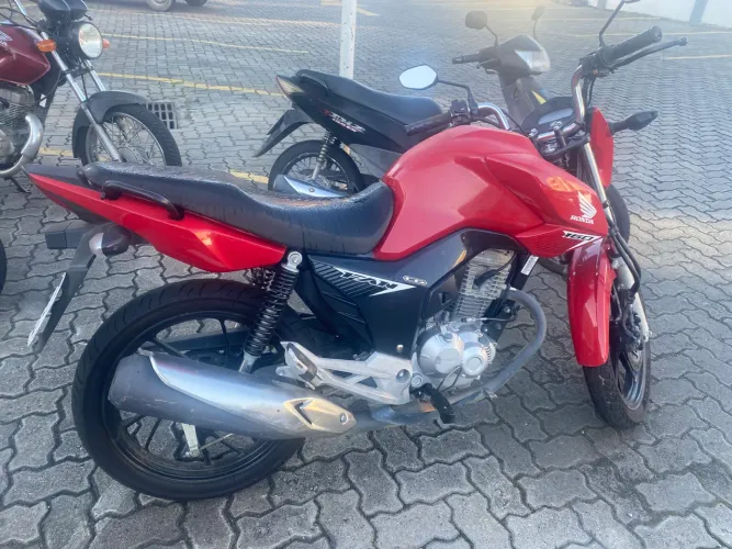 Vendo Fan 160 2021 pouco rodada