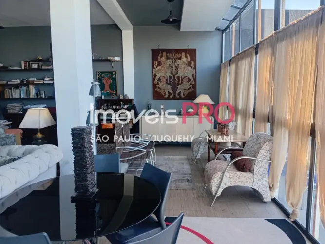 Linda Casa de 3 andares 559 metros