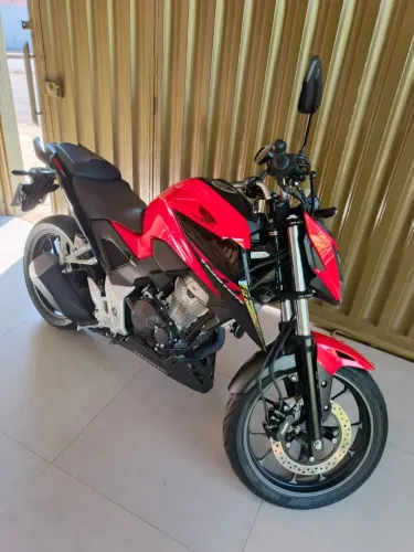 CB Twister 2024 ABS muito conservada toda regularizada documentação