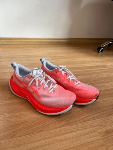 tênis Asics Superblast pouco usado cor vermelha tamanho 42