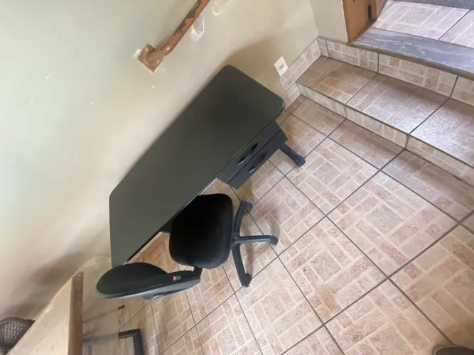 Cadeira com Mesa