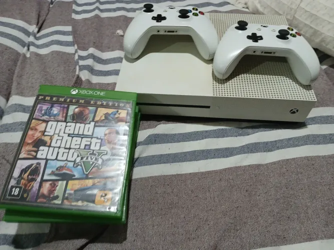 Xbox One S 1TB Usado