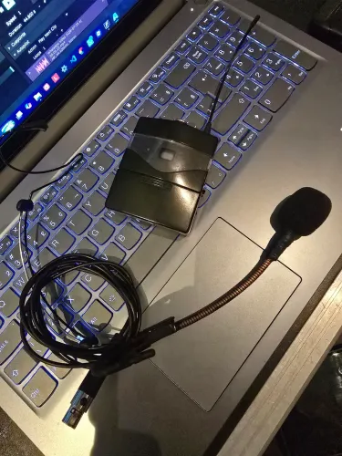 Microfone auricular Headset AKG p45