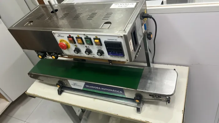Seladora Automática Contínua Cetro de Esteira em Inox com Datador