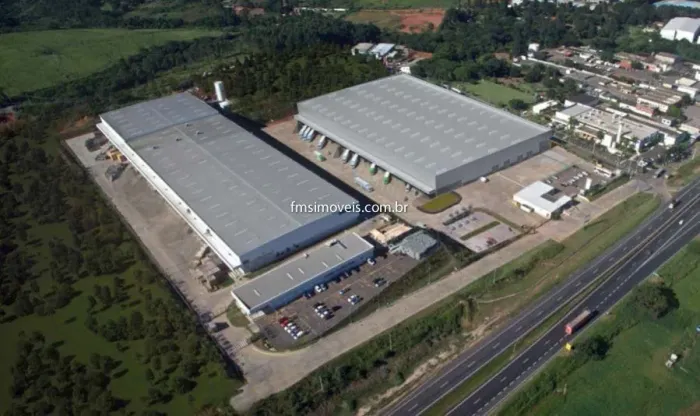 Galpão Industrial com 2223m² em Cabreúva/SP