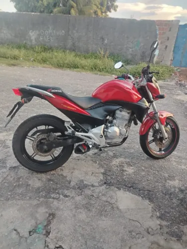 Honda CB 300R Vermelha - Impecável | Totalmente Revisada e Sem Vazamentos + Escape Esporti
