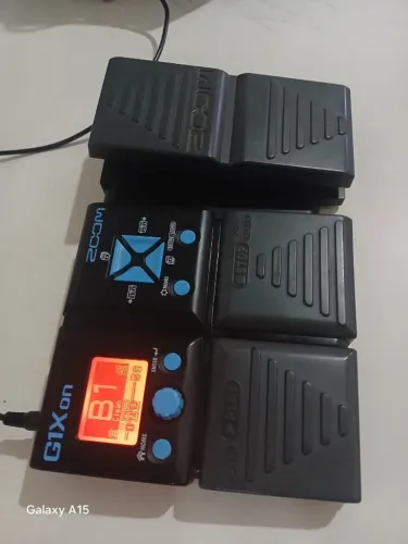 Pedaleira Zoom G1X on para guitarra (seminova)