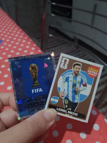 Kit figurinhas Raras Lendária Messi de bronze e Taça azul FWC 8 - Original 