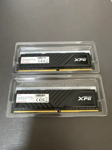 Memória RAM XPG RGB 16gb (2x8)