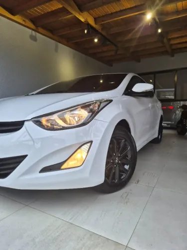 Hyundai Elantra GLS 2.0 16V Flex Aut. 2015
