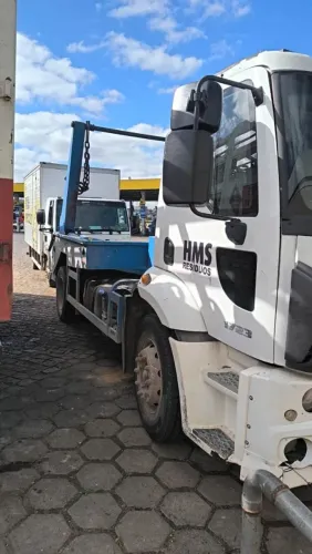 Ford 1723 com poliguindaste simples