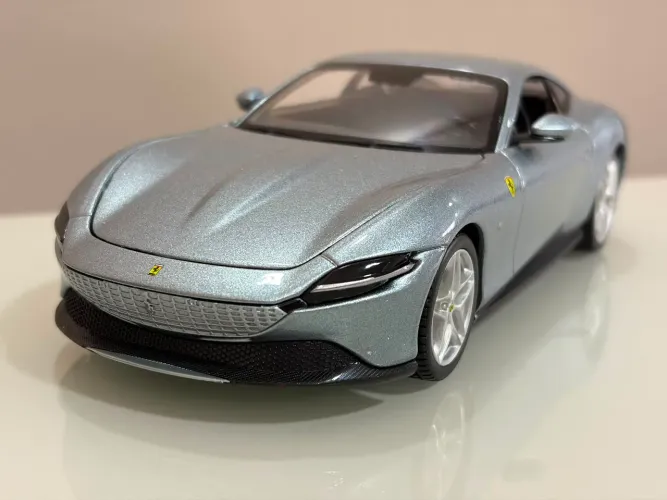 Ferrari Roma Escala 1/24