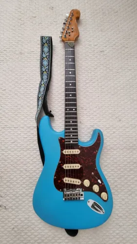 Guitarra Stratocaster SX Custom Handmade c/ melhorias