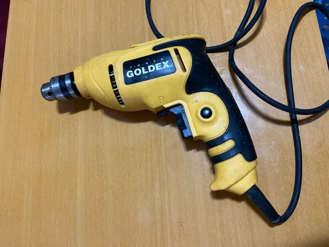 Furadeira de impacto Goldex 220V