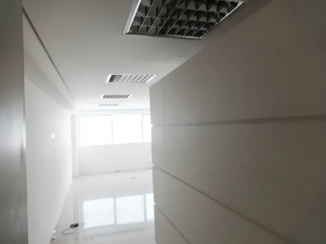 Linda Sala Comercial para venda possui 37,40 m2 no The Square KM 22 RT - Cotia - SP