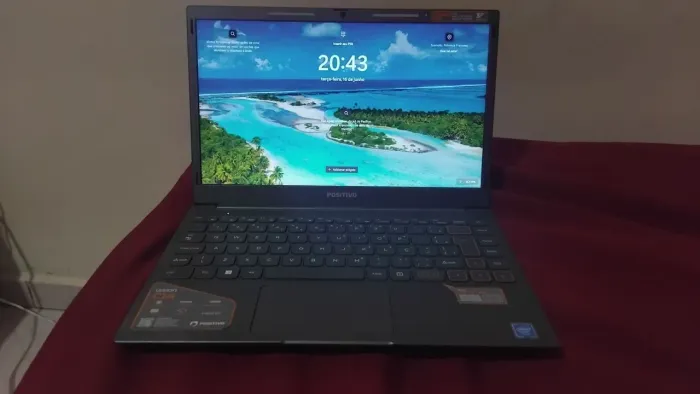 Notebook semi novo