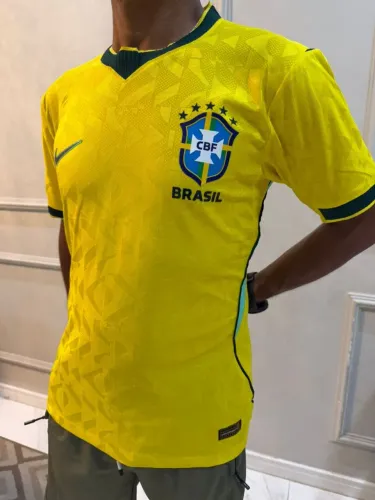 Grade fechada Camisas do Brasil 2026 Amarela