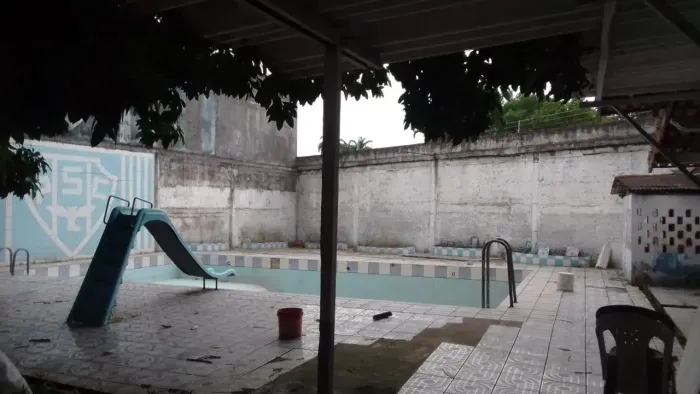 Vendo terreno de 2.300 m² com algumas edificações em Levilândia - Ananindeua - PA