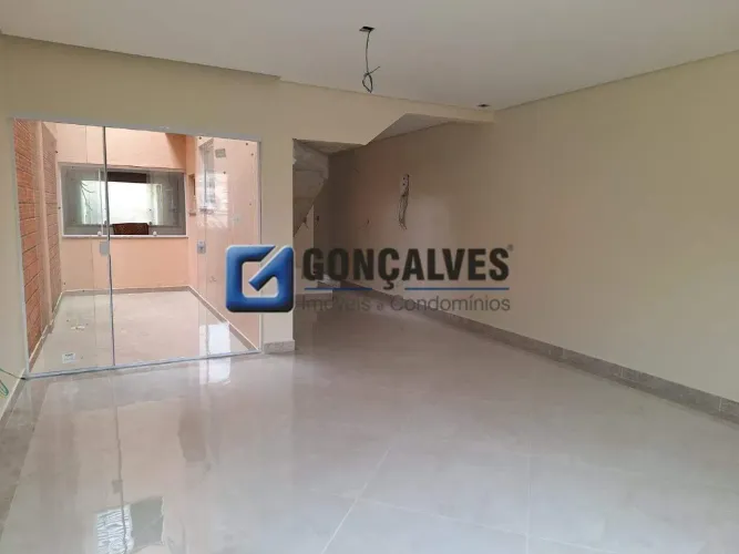 Sobrado residencial com 3 suítes e 4 vagas no Bairro Olímpico