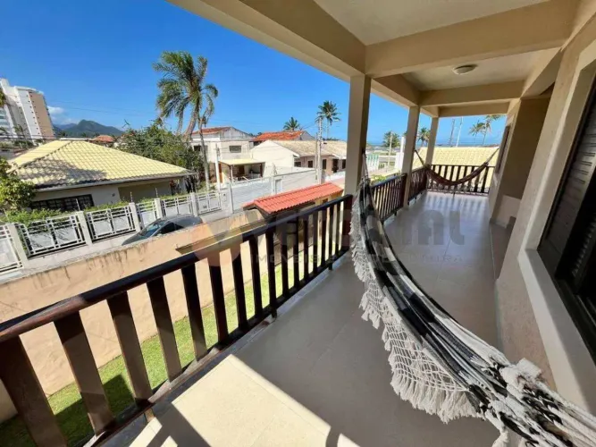 Sobrado à venda em Caraguatatuba, Indaiá, com 4 quartos, 247m²